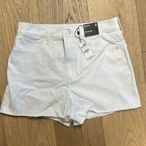 Express White Jean Shorts Mom Shorte Super High Rise  Denim Size 10 NWT